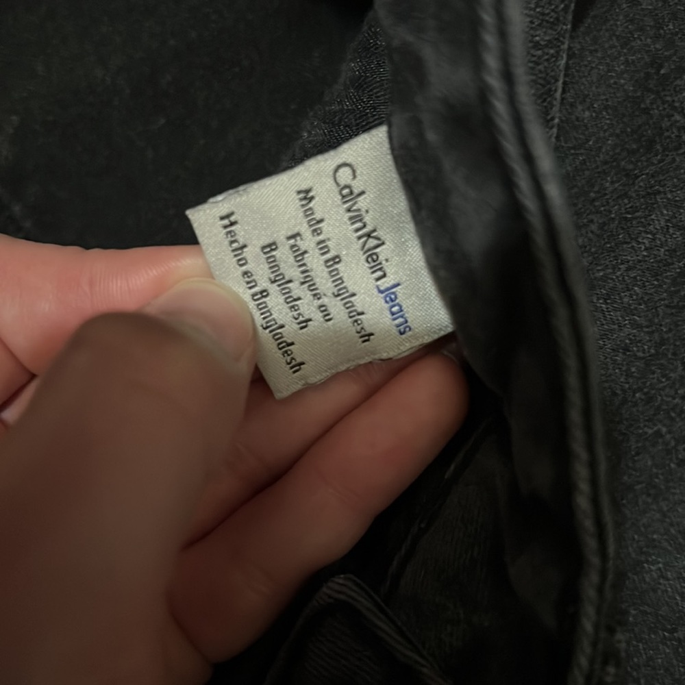 2/$22 Calvin Klein black size 4 straight leg/skinny jeans. Gently used. - Picture 6 of 8